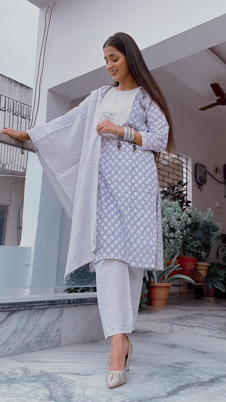 SARAH VISCOSE CHIKANKARI KURTA SET