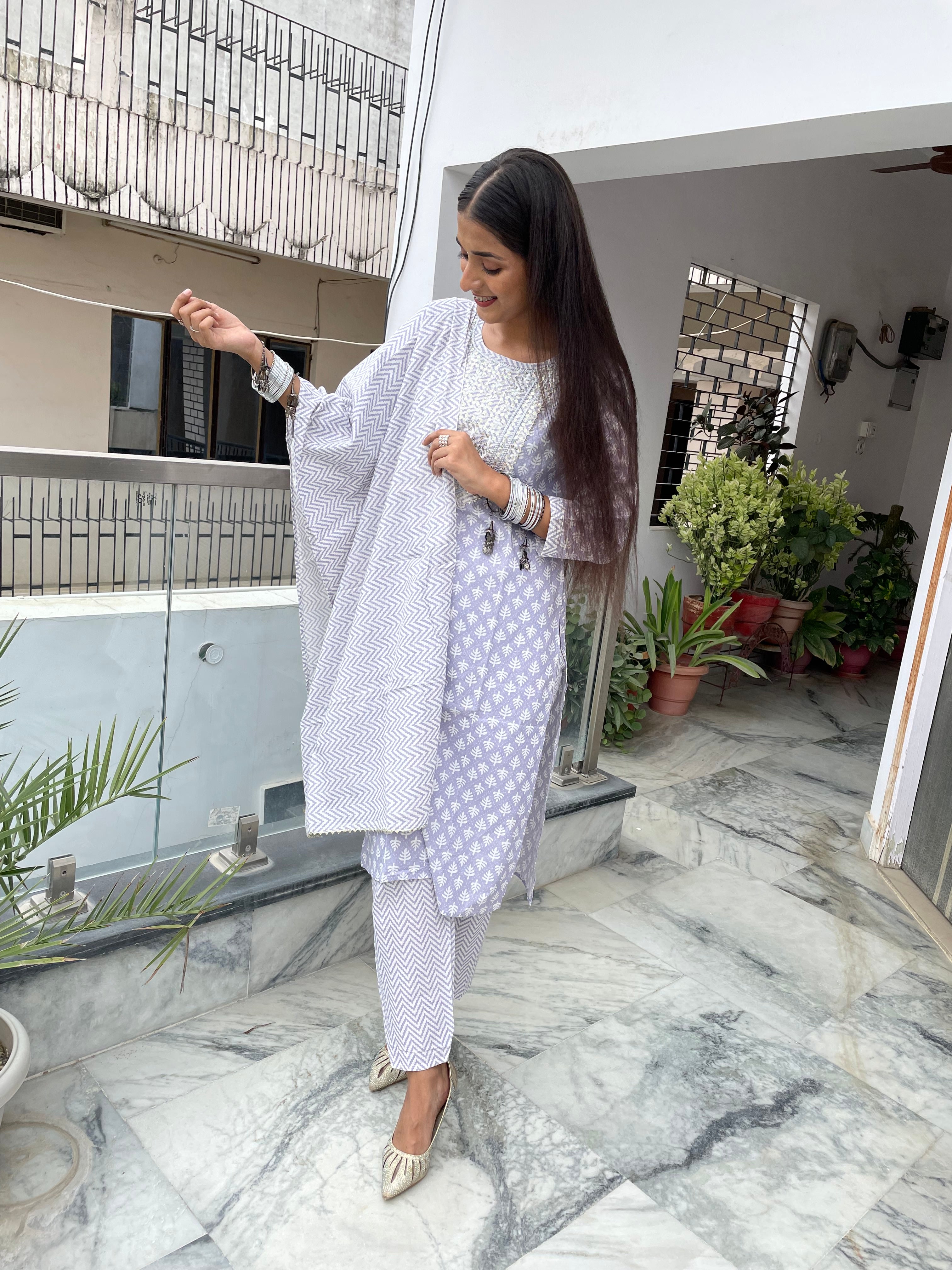 SARAH VISCOSE CHIKANKARI KURTA SET