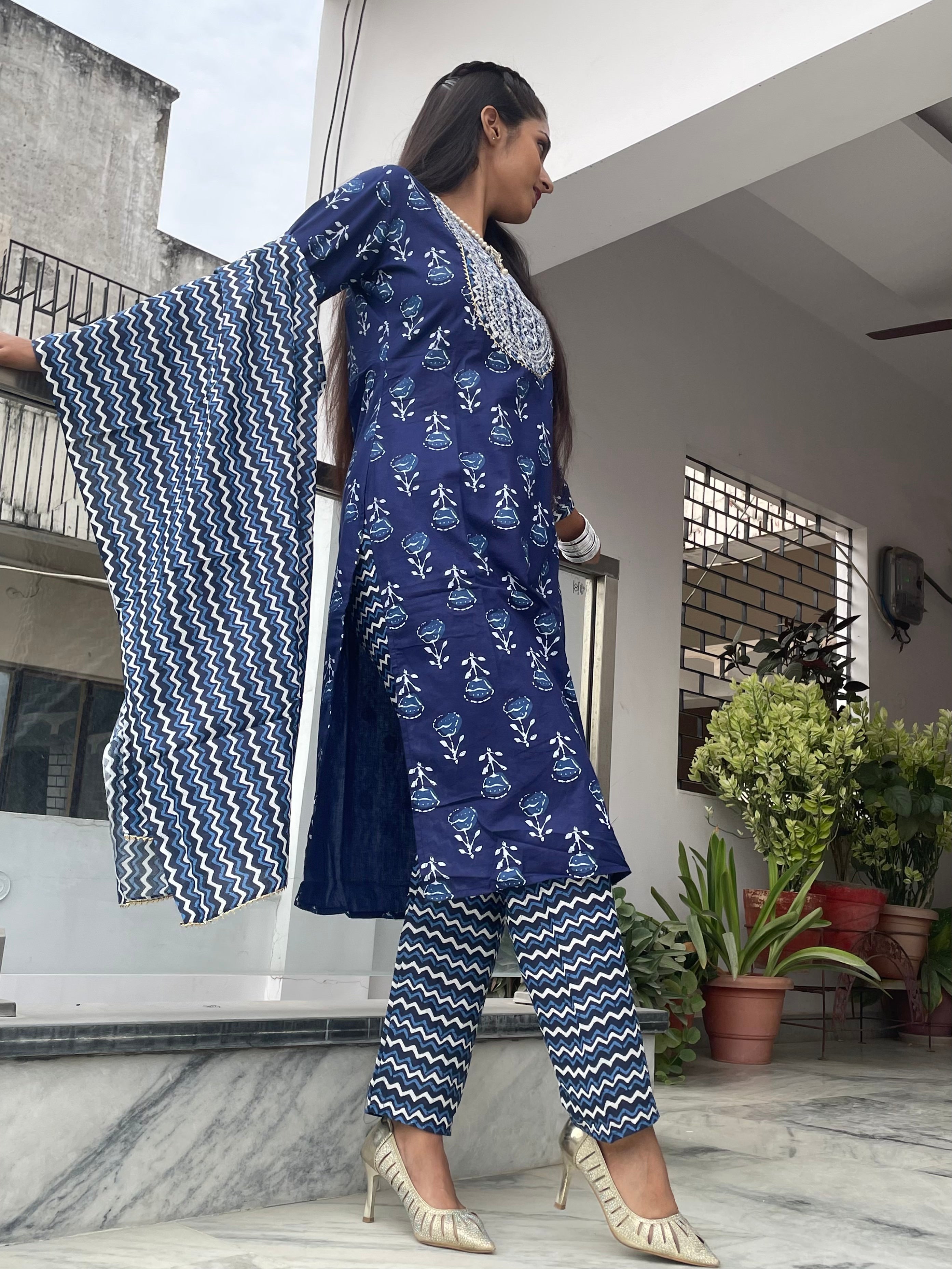 MOHINI VISCOSE CHIKANKARI KURTA SET