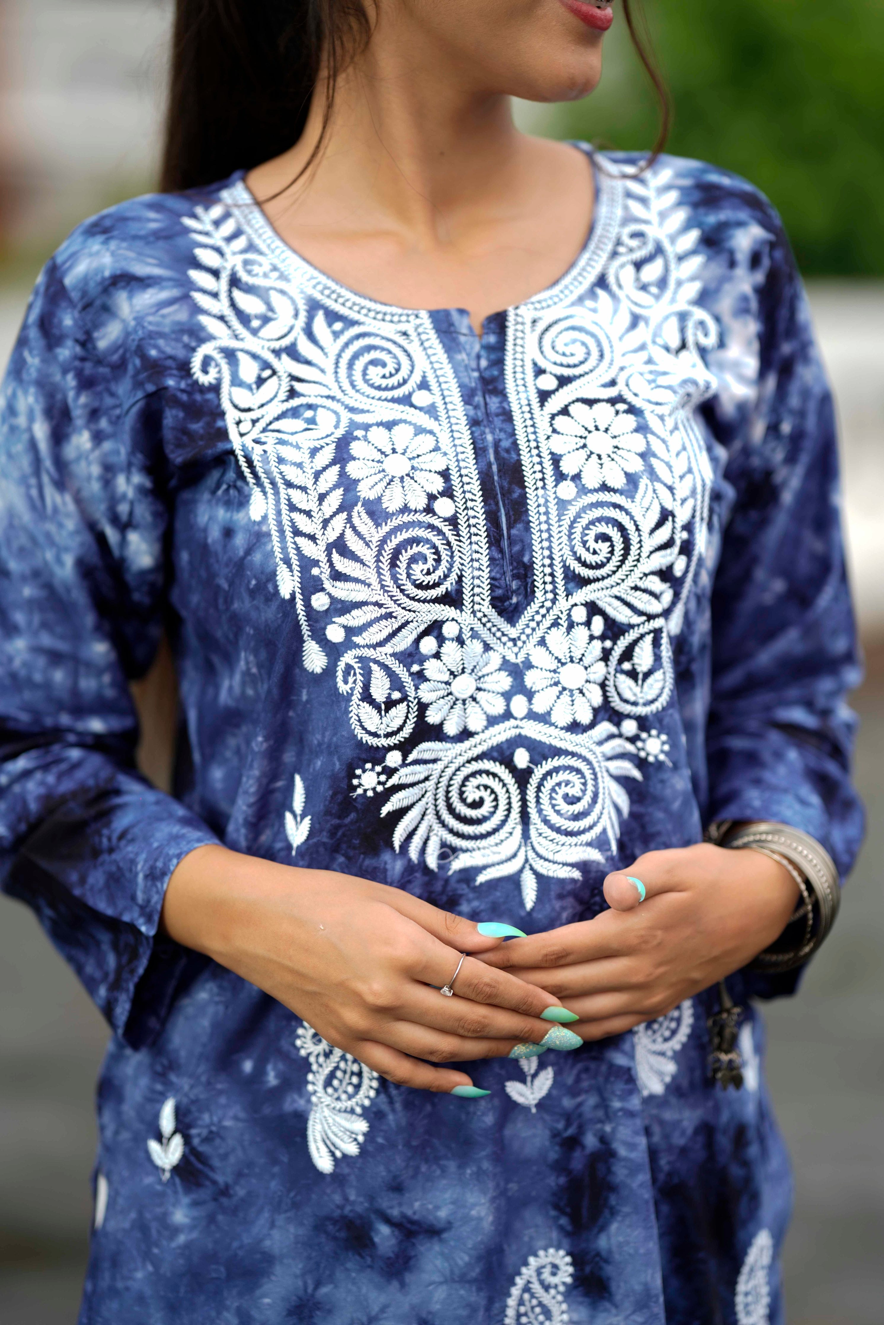 BLUE GRADIENT LUCKHNAVI CHIKANKARI KURTA