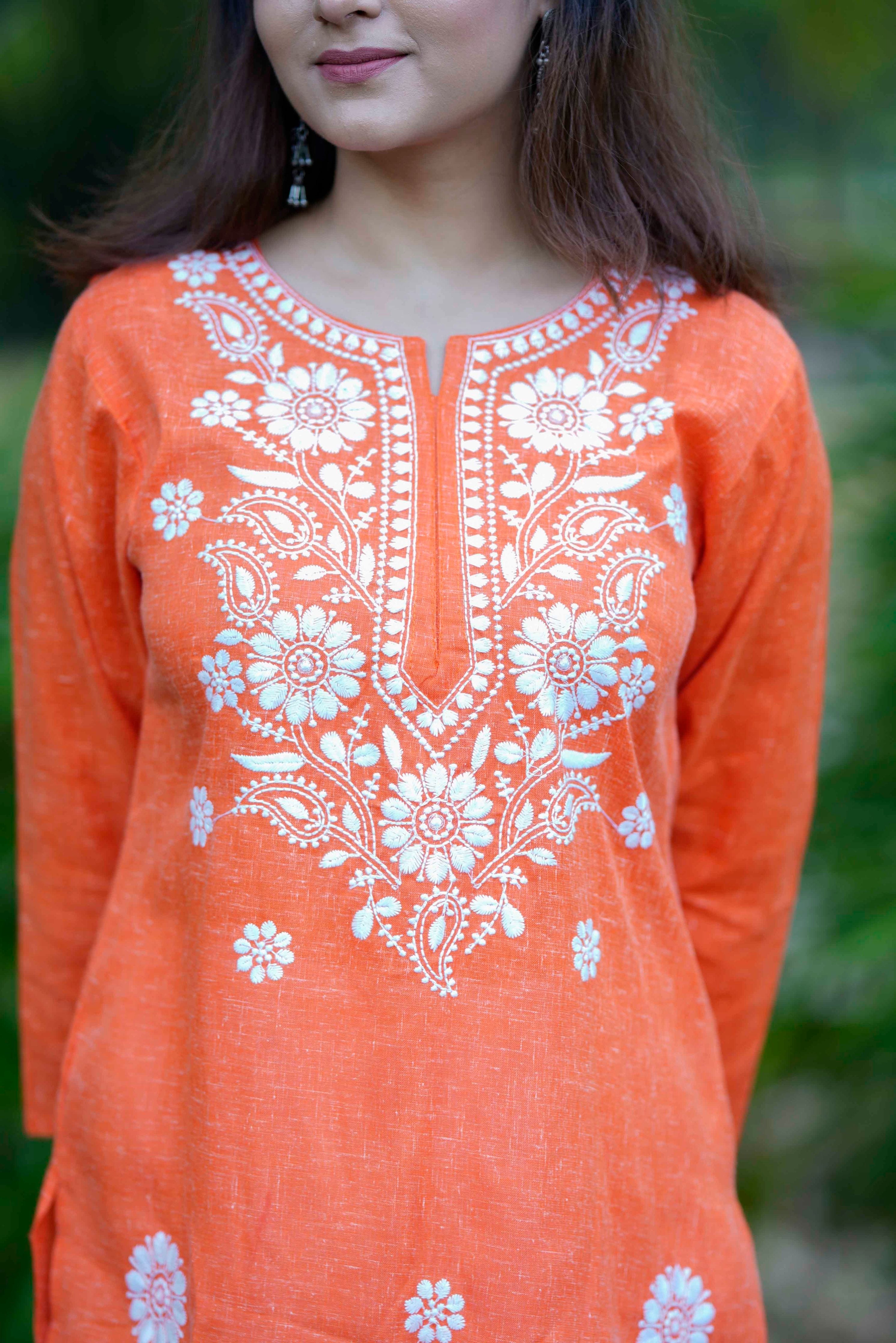 Hnoor Chikankari Straight Kurta