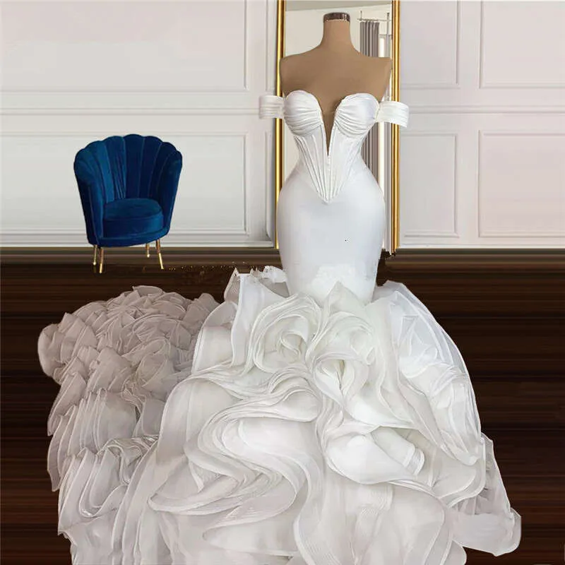 Turkish Bridal Dresses, Elegant Tiered Wedding Gown: Custom Made Kaftan with Short Sleeves, Perfect for a Celebration